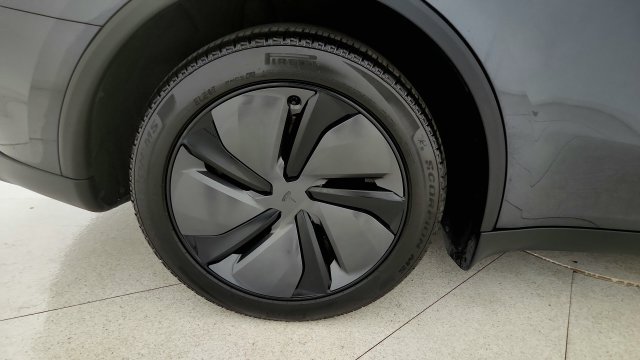 Used 2026 Tesla Model Y Long Range RWD image 80