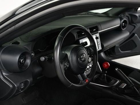 Used 2023 Toyota GR86 Premium RWD image 24