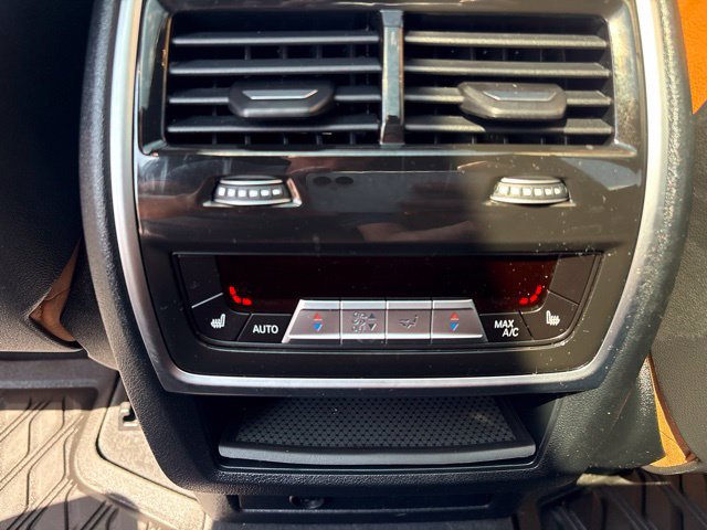 Used 2022 BMW X7 M50i w/ Cold Weather Package AWD/4WD image 17
