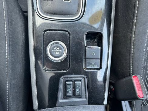 Used 2020 Mitsubishi Outlander SE AWD/4WD image 25