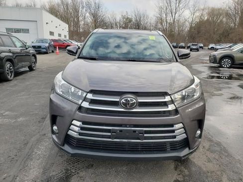 Used 2018 Toyota Highlander Limited Platinum image 9