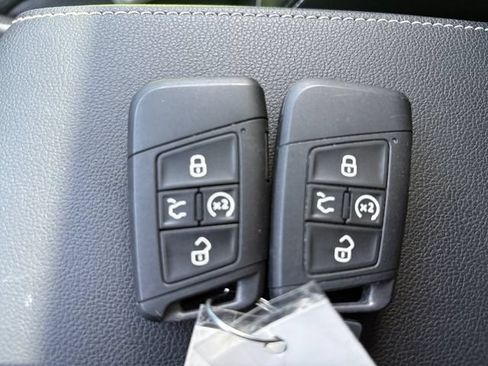 Used 2023 Volkswagen Tiguan SEL R-Line AWD/4WD image 21