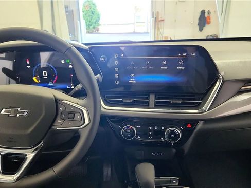 New 2026 Chevrolet Trax ACTIV w/ Sunroof Package image 31