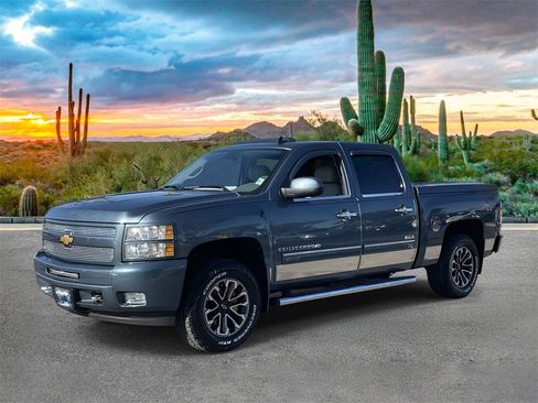 Used 2010 Chevrolet Silverado 1500 LTZ w/ Z71 Appearance Package image 7