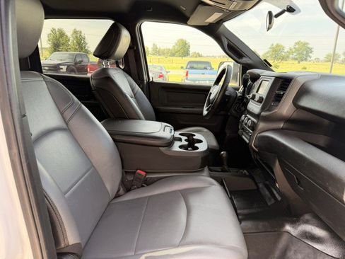 Used 2022 RAM 2500 Tradesman w/ Chrome Appearance Group AWD/4WD image 3