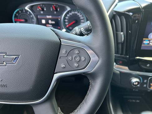 Used 2024 Chevrolet Traverse RS AWD/4WD image 32