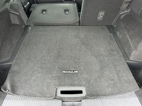 Used 2023 Nissan Rogue SV image 14