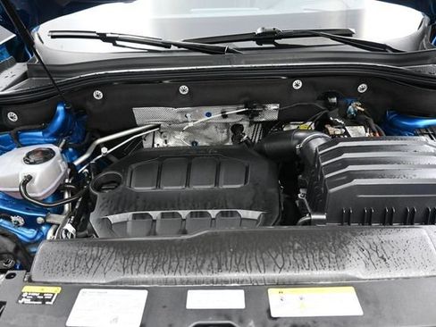 Used 2024 Volkswagen Atlas Cross Sport SEL R-Line AWD/4WD image 32