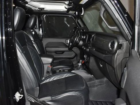 Used 2022 Jeep Wrangler Unlimited Sahara w/ Cold Weather Group image 27