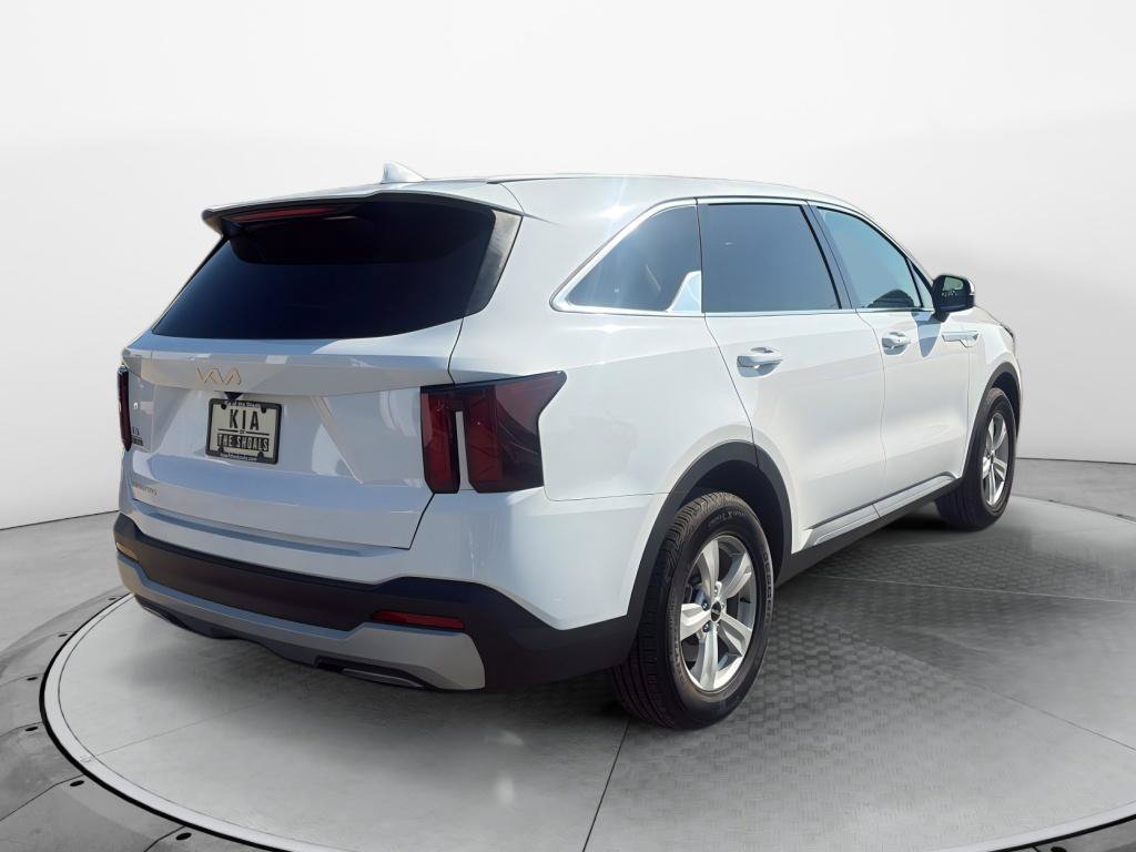 Used 2026 Kia Sorento LX FWD image 5