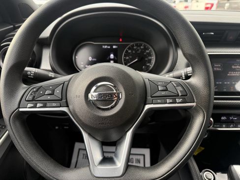 Used 2020 Nissan Kicks SV FWD image 23