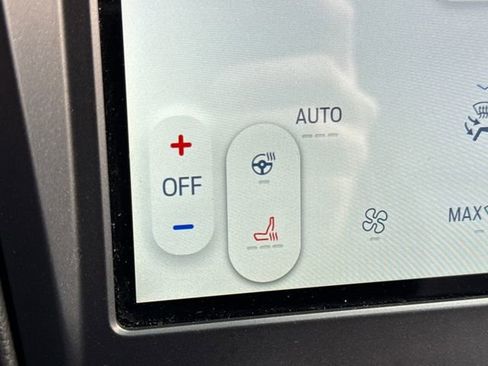 Used 2022 Ford Edge Titanium image 31