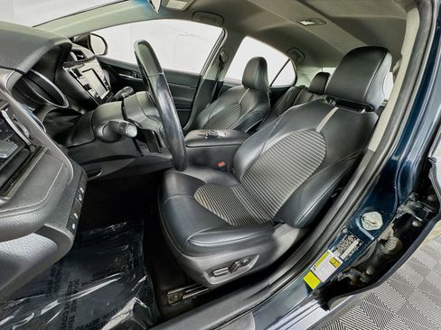 Used 2020 Toyota Camry SE FWD image 12