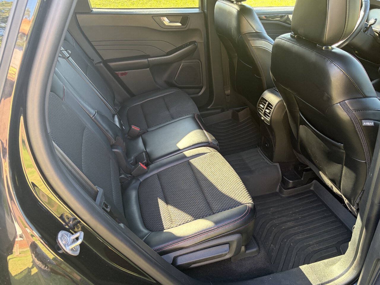 Used 2024 Ford Escape ST-Line w/ Tech Pack #1 FWD image 10