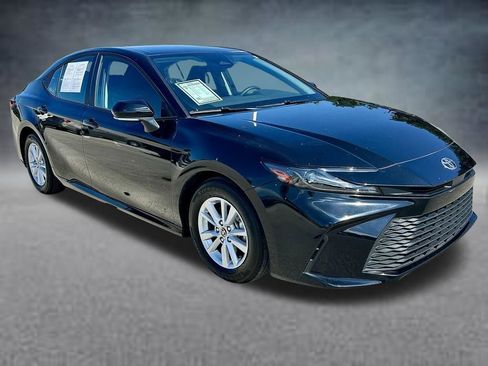 Used 2025 Toyota Camry LE FWD image 3