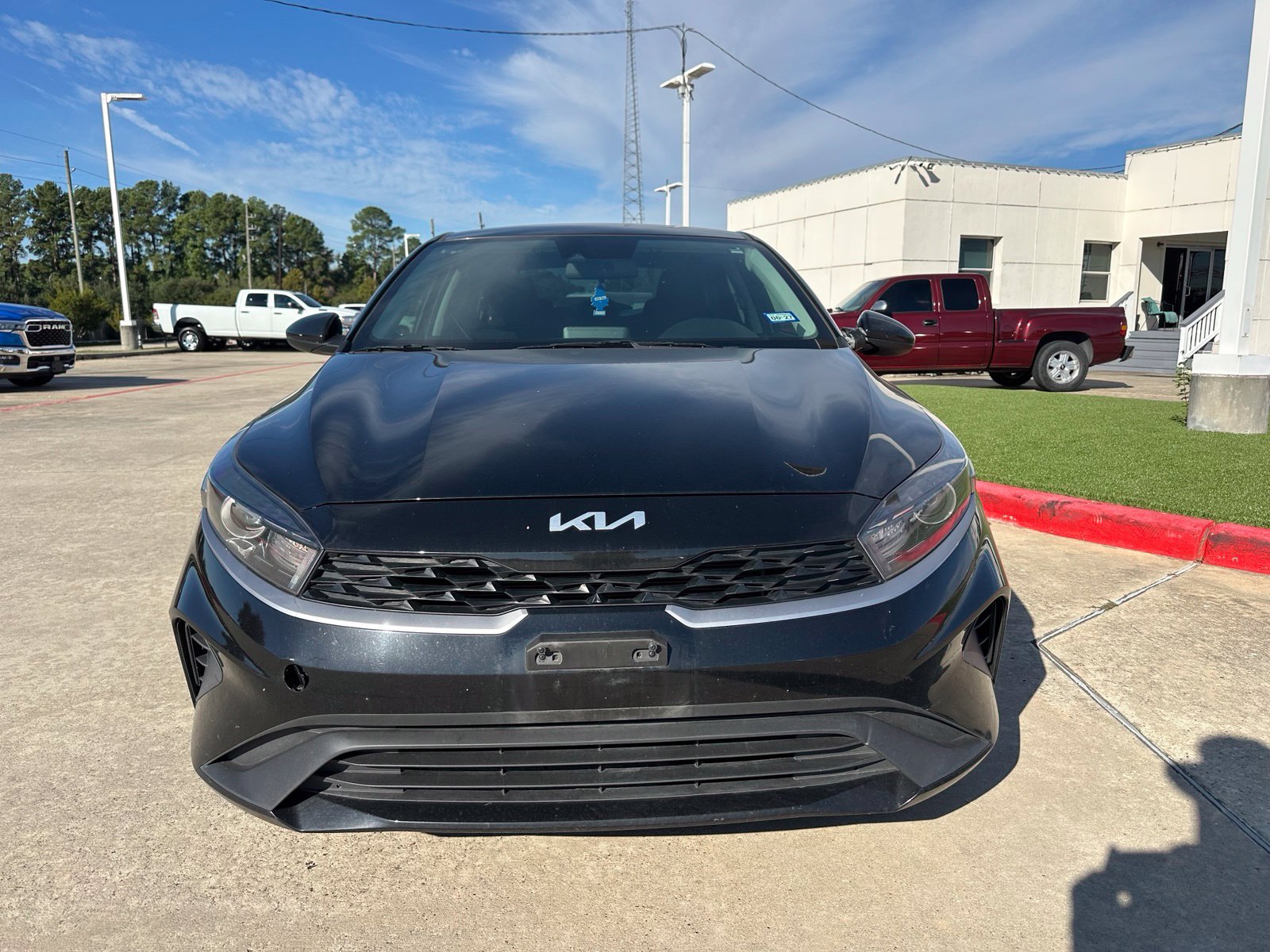 Used 2024 Kia Forte LX FWD image 2
