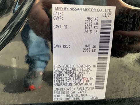 Used 2025 Nissan Altima 2.5 SV image 30