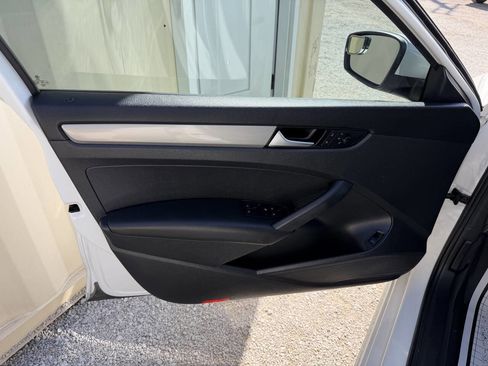 Used 2014 Volkswagen Passat 1.8T S image 12