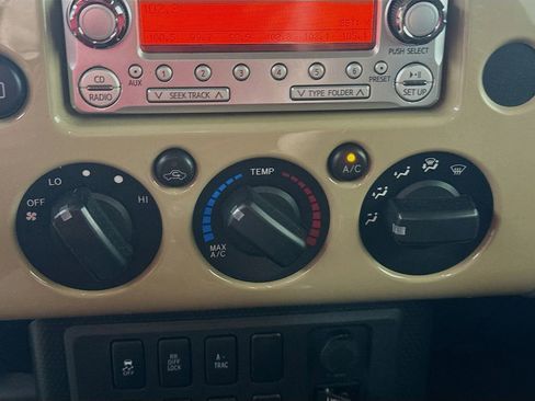 Used 2014 Toyota FJ Cruiser 4WD w/ Upgrade Package image 15