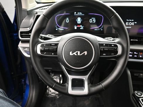 Used 2024 Kia Sportage EX image 7
