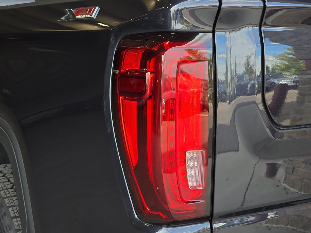 Used 2023 GMC Sierra 1500 SLT w/ SLT Premium Package AWD/4WD image 37
