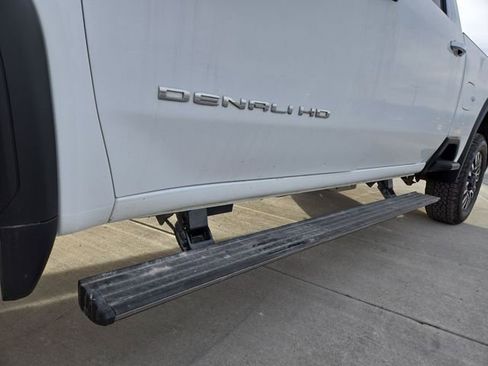 Used 2022 GMC Sierra 2500 Denali w/ Denali Ultimate Package image 9