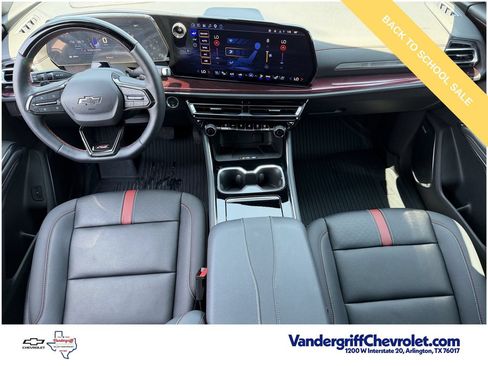 Used 2026 Chevrolet Traverse RS w/ LPO, Floor Liner Package FWD image 10