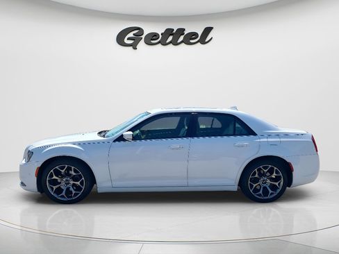 Used 2018 Chrysler 300 S w/ 300S Premium Group RWD image 8
