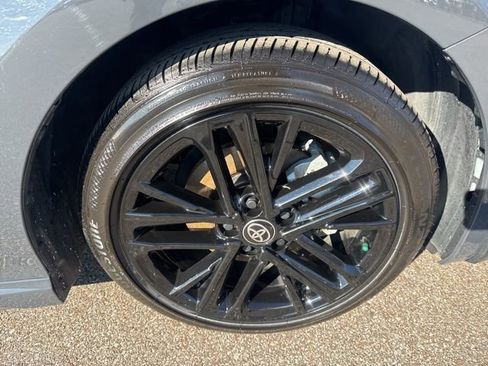 Used 2025 Toyota Camry SE image 11