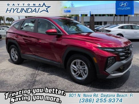 Certified 2025 Hyundai Tucson SE FWD image 1