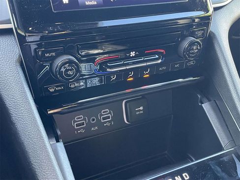 New 2025 Jeep Grand Cherokee Laredo X image 40