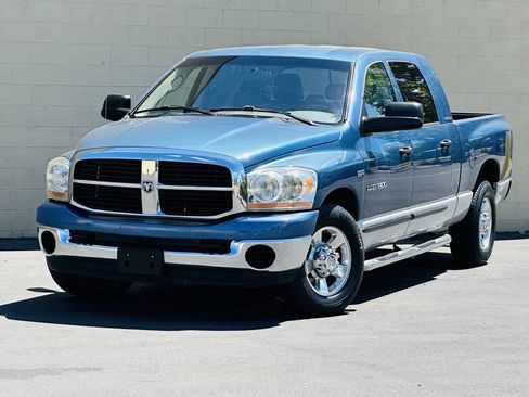 Used 2006 Dodge Ram 1500 Truck SLT w/ Trailer Tow Group RWD image 4