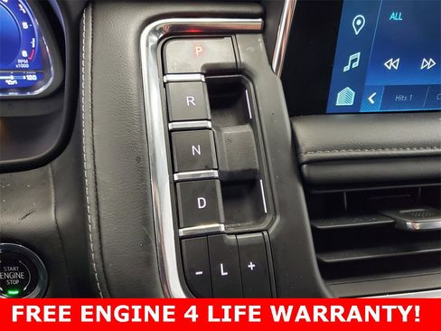 Used 2023 Chevrolet Suburban Z71 w/ Luxury Package image 21