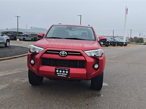 Used 2020 Toyota 4Runner SR5 image 3