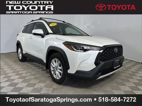 Used 2024 Toyota Corolla Cross LE image 1