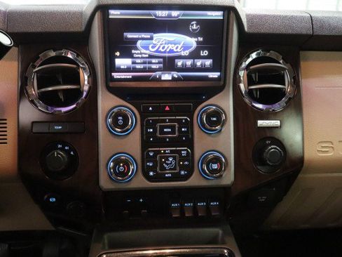 Used 2016 Ford F350 Lariat w/ Lariat Interior Package AWD/4WD image 44