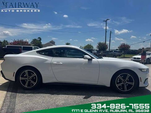 Used 2024 Ford Mustang Premium image 5