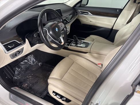 Used 2020 BMW 740i image 17