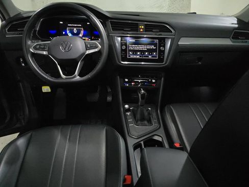 Used 2022 Volkswagen Tiguan SE FWD image 10