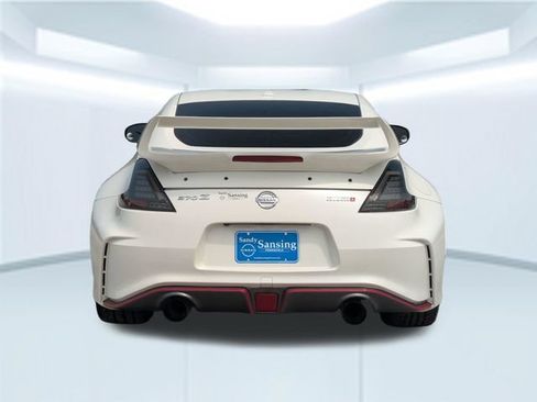 Used 2020 Nissan 370Z NISMO RWD image 5