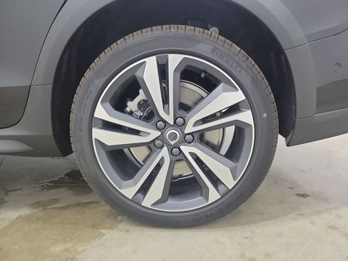 New 2026 Volvo V60 B5 Cross Country Plus w/ Protection Package Premier AWD/4WD image 12