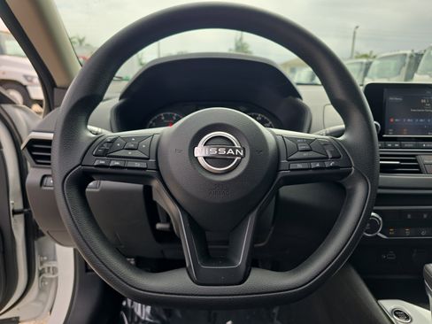 Used 2024 Nissan Altima 2.5 S image 27