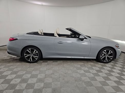 Used 2026 Mercedes-Benz CLE 300 4MATIC Cabriolet image 8