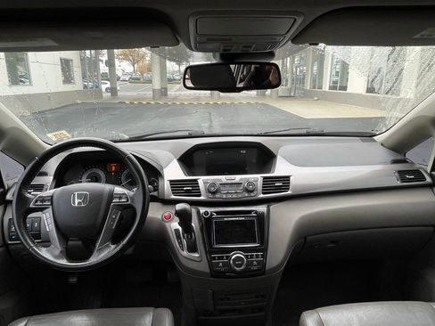 Used 2016 Honda Odyssey Touring Elite image 5