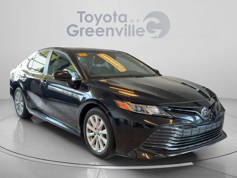 Used 2019 Toyota Camry LE FWD image 8