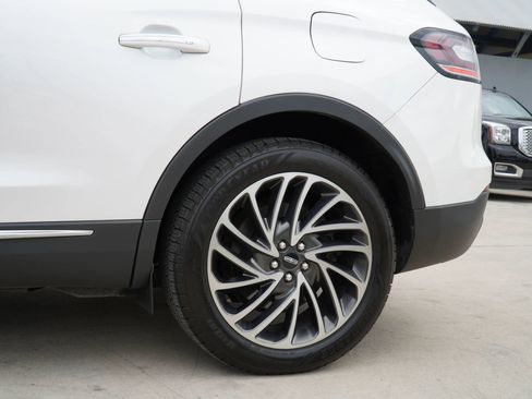 Used 2019 Lincoln Nautilus Reserve w/ Driver Assistance Package image 10