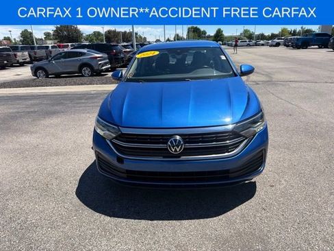 Used 2024 Volkswagen Jetta SE FWD image 4