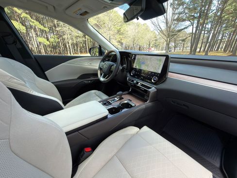 Used 2023 Lexus RX 350 w/ Cold Area Package image 19