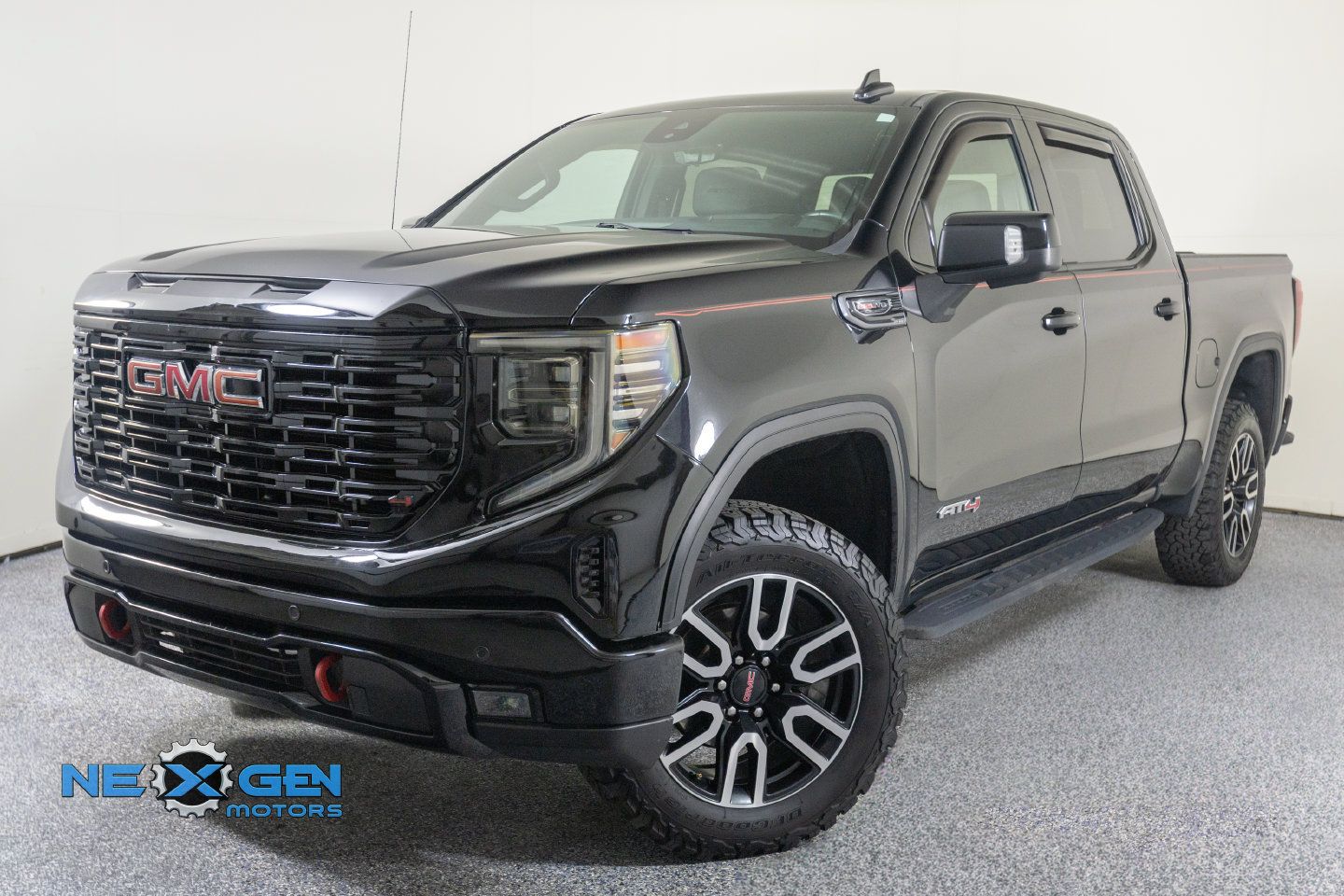 Used 2022 GMC Sierra 1500 AT4 w/ AT4 Premium Package AWD/4WD image 11