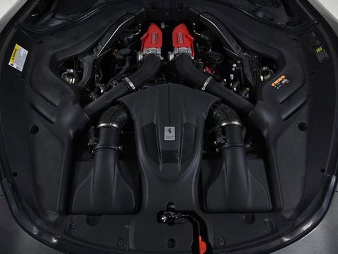 Used 2024 Ferrari Roma Spider image 5